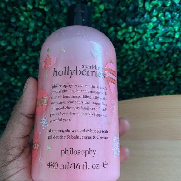 Philosophy Sparkling Hollyberries shampoo, shower gel & bubble bath - Picture 3 of 3
